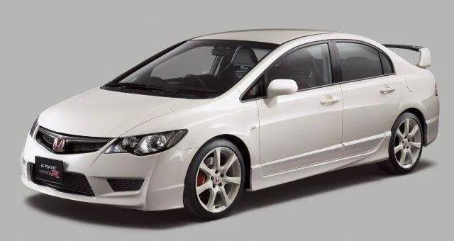 在日本买一辆Honda Civic Type R不仅贵而且比中彩票还困难……(图17)